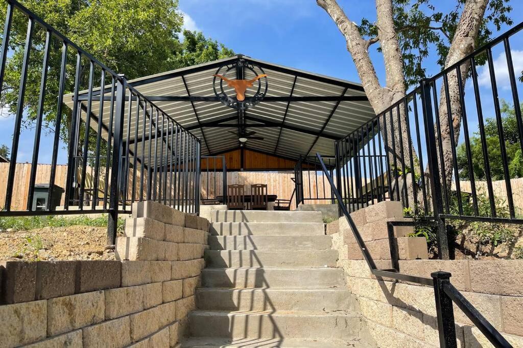 Villa Cyc Eclectic Back House With Bbq Gazebo San Antonio Exterior foto
