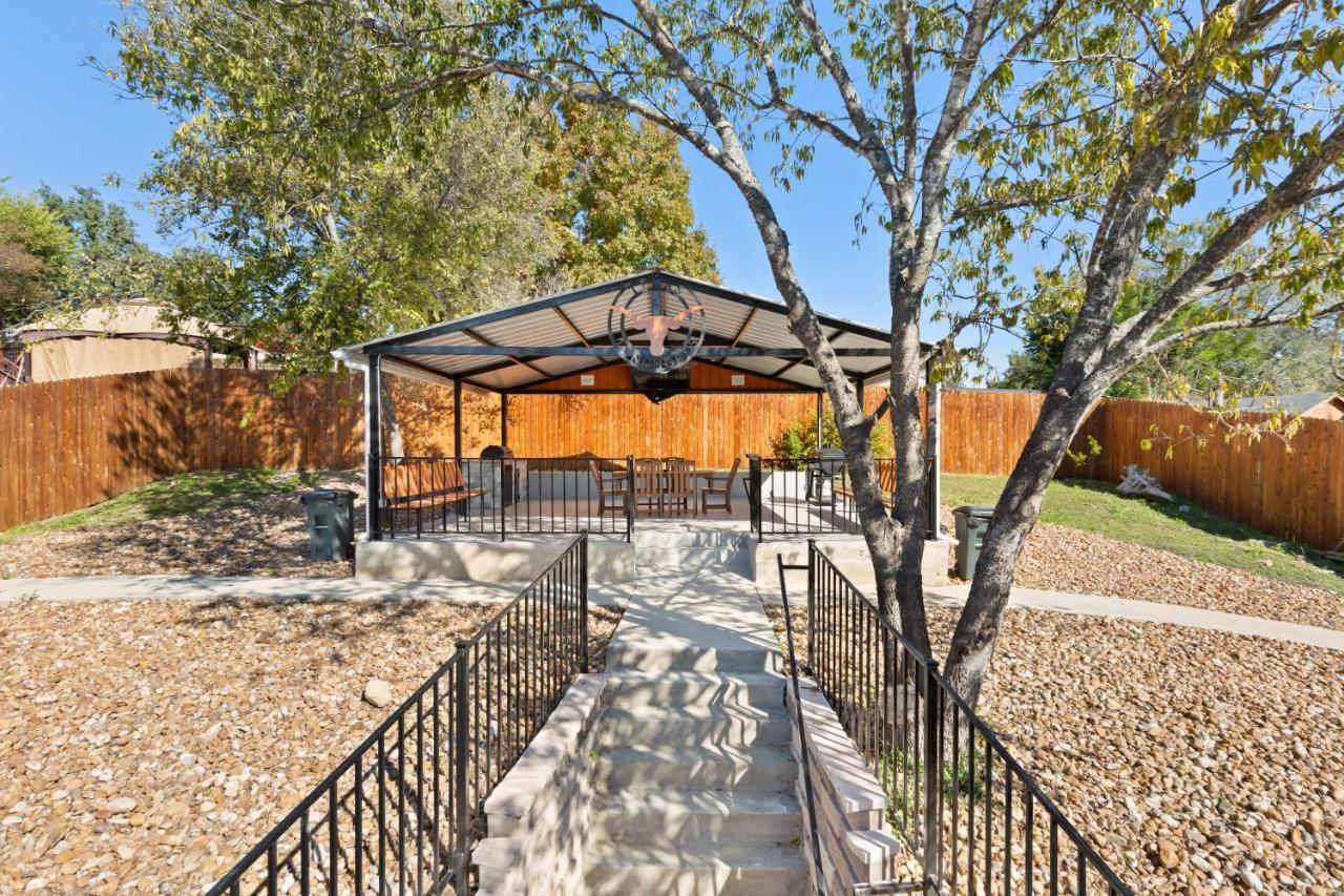 Villa Cyc Eclectic Back House With Bbq Gazebo San Antonio Exterior foto